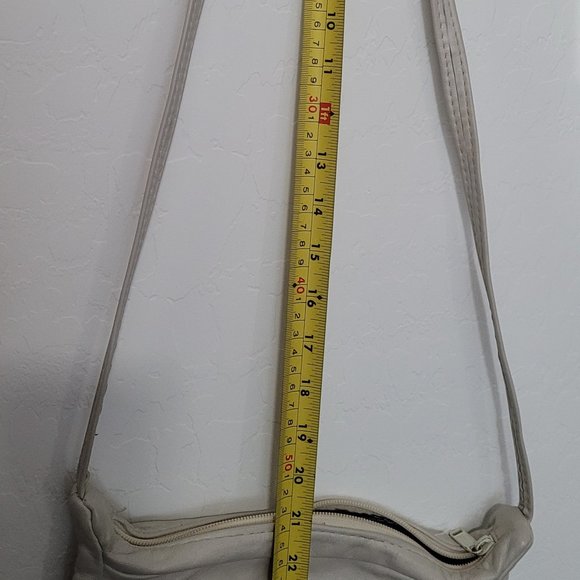 👜Real Leather cream colored purse - Picture 8 of 9